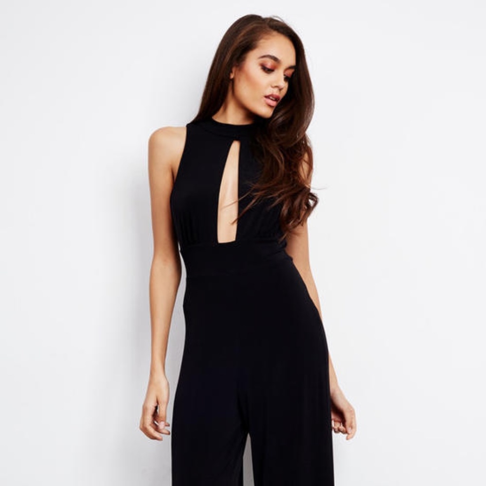 Sleeveless Wide Leg Keyhole Fleabag Jumpsuit With Open Back In Black